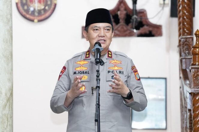 
					Kapolda Riau Pimpin Safari Ramadhan di Pelalawan, Ajak Masyarakat Jaga Keamanan.