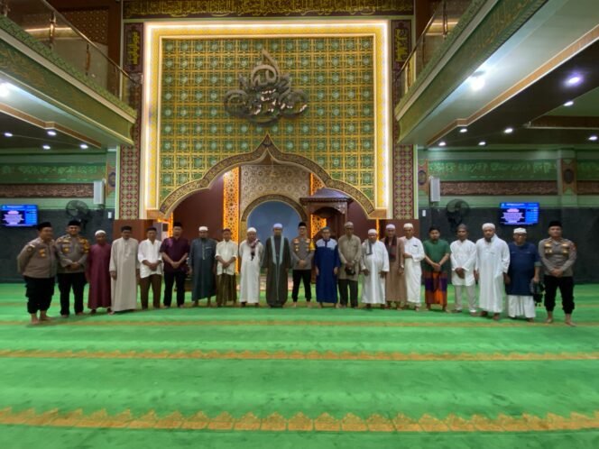 
					Eratkan Silaturahmi, Kapolres Bengkalis Laksanakan Subuh Berjamaah dan Kultum.