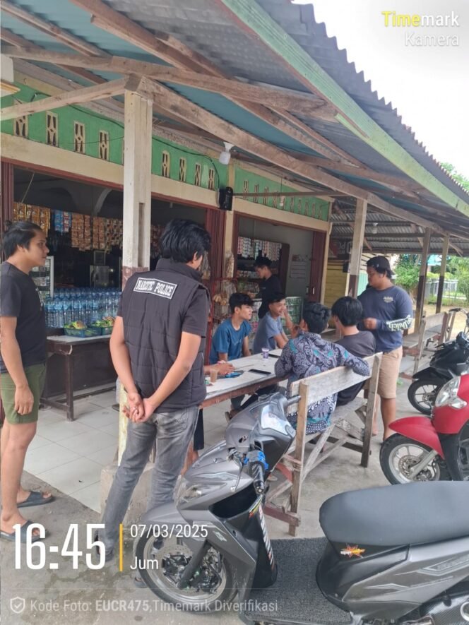 
					Sat Resnarkoba Polres Kuansing Gelar Patroli KRYD, Jaga Keamanan Ramadan Tetap Kondusif.