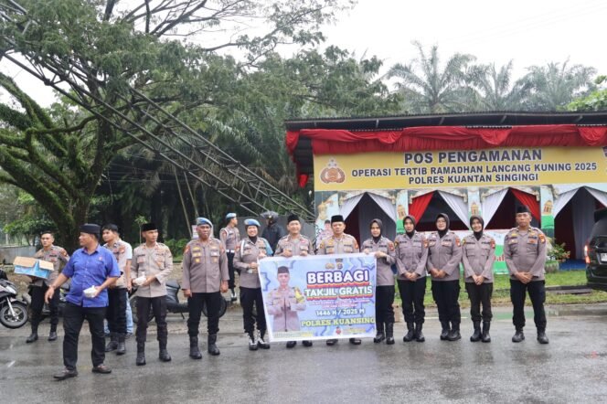 
					Polres Kuansing Berbagi Takjil: 200 Paket Gratis untuk Pengguna Jalan di Bulan Ramadhan