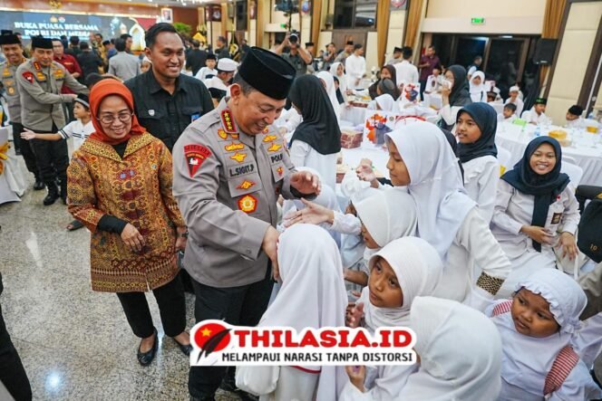 
					Polri Pererat Kebersamaan di Ramadan: Ribuan Takjil Dibagikan, Sinergi dengan Media Dikuatkan.