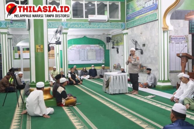 
					Sampaikan Pesan Kamtibmas di Masjid Al Jami’, Kapolres Rohul: “Mudik Aman, Keluarga Nyaman”