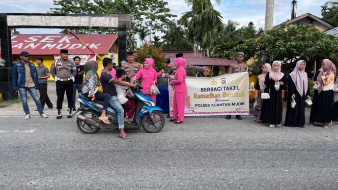 
					Polsek Kuantan Mudik Buka Puasa Bersama Keluarga Besar dan Anak Yatim Pada Operasi Tertib Ramadhan LK 2025