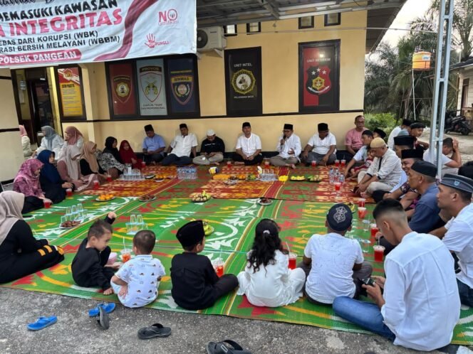 
					Polsek Pangean Buka Puasa Bersama dan Santunan Anak Yatim Dalam Rangka Ops Tertib Ramadhan LK 2025