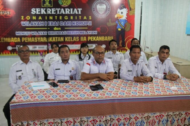 
					Perkuat Pengawasan Internal, Lapas Pekanbaru Ikuti Sosialisasi Kepatuhan dan Integritas.