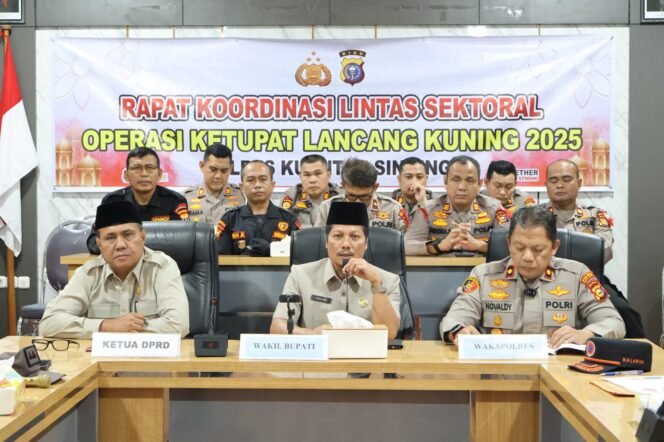 
					Sinergi Pengamanan Lebaran, Polres Kuansing Gelar Rapat Operasi Ketupat 2025.