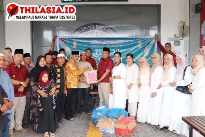 
					Lapas Pasir Pangaraian Tebar Berkah Ramadan, Bagikan Takjil Gratis untuk Masyarakat.