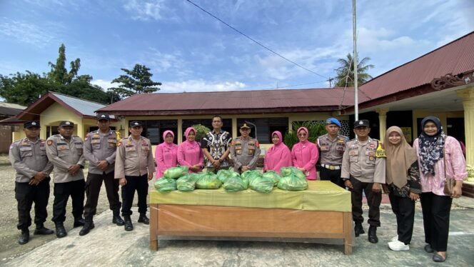 
					Polsek Benai Berbagi Berkah Ramadhan, Gelar Bazar dan Baksos Bhayangkari 2025.