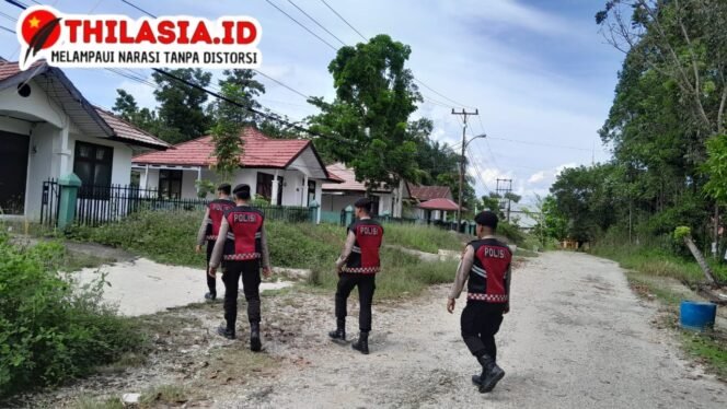 
					Polres Rokan Hulu Gelar Patroli Di Pemukiman Warga Yang Ditinggal Mudik Lebaran