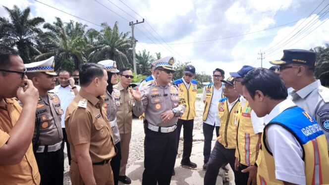 
					Dirlantas Polda Riau Cek Jalur Lintas Timur di Pelalawan, Antisipasi Kerawanan Mudik.