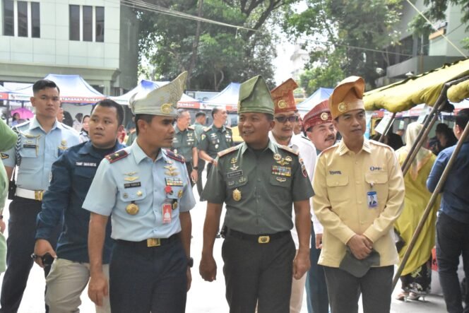 
					Sambut Hari Raya Idul Fitri 1446H, Korem 031 Wirabima Gelar Bazar Ramadhan Murah.