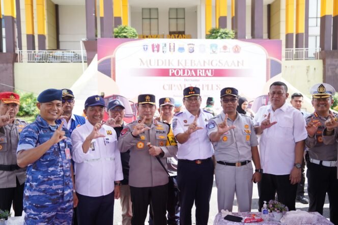 
					Dirlantas Polda Riau Dampingi Kapolda Lepas Pemudik: Mudik Gratis Kebangsaan, Pulang Penuh Keberkahan.