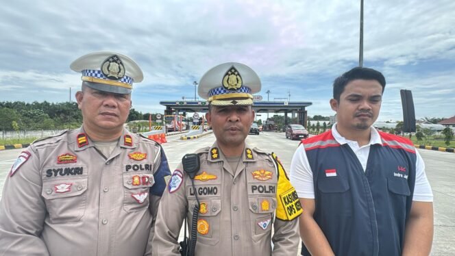
					Patroli Ketat di Tol Pekanbaru-Dumai, Ditlantas Polda Riau Awasi Kecepatan dan Tes Kesehatan Sopir.