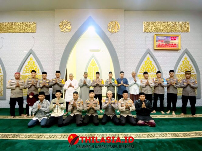 
					Polres Bengkalis Menebar Cahaya Ramadhan: Tarawih Keliling, Menjalin Ukhuwah di Musholla Al Baqi.