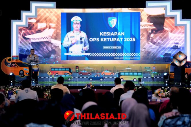 
					Kakorlantas Pimpin Strategi Mudik 2025: Operasi Ketupat Dimulai Lebih Awal