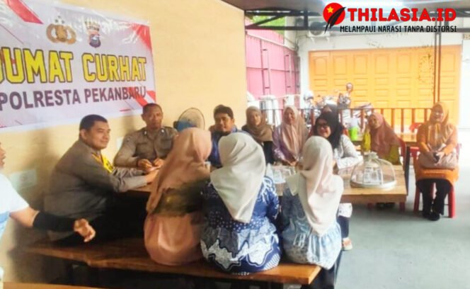 
					Polresta Pekanbaru Serap Aspirasi Warga dalam Jumat Curhat di Payung Sekaki