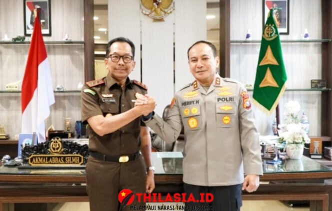 
					Menguatkan Sinergi, Kajati Riau Sambut Hangat Kunjungan Kapolda Baru.