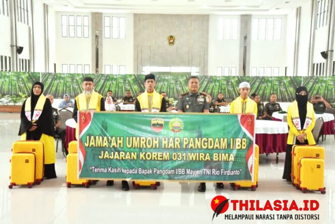 
					Danrem 031/WB Lepas Jamaah Umroh, Penghargaan Pangdam untuk Prajurit dan PNS Berprestasi.
