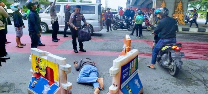 
					Tragedi Pagi di Flyover SKA: Karyawan Swasta Terjun Bebas Akibat Kehilangan Kendali