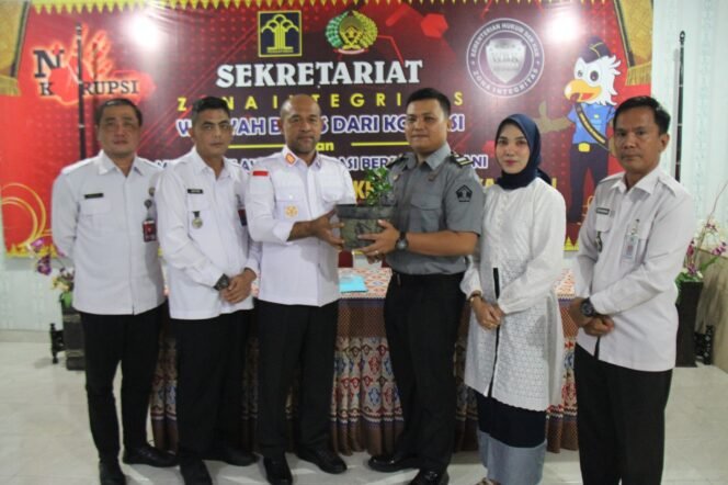 
					Kalapas Pekanbaru Beri Wejangan Bermakna dalam Sidang Pra Nikah Petugas Lapas