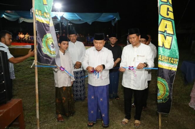 
					Wabup Husni Resmikan Ruang Kelas Baru, Santri Pondok Kandangan Kini Belajar Lebih Nyaman.