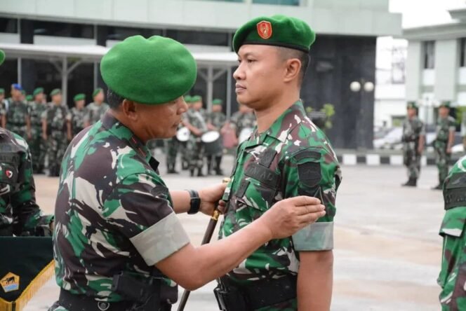 
					Kebanggaan dan Haru Warnai Upacara Kenaikan Pangkat Prajurit Korem 031/Wira Bima