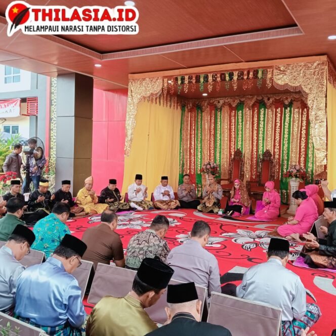 
					AKBP Emil Eka Putra, Resmi Jabat Kapolres Rohul, AKBP Budi Setiyono Dipromosikan Jadi Wadirlantas Polda Riau.