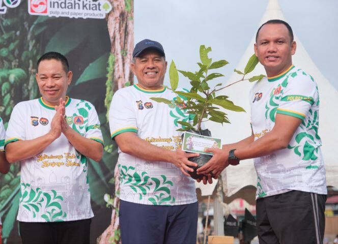 
					Bupati Siak Lepas Peserta Karhutla Fun Run, Ajak Warga Lestarikan Hutan.
