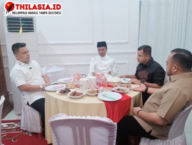 
					Menyulam Harapan di Hari yang Fitri: Rahul dan Budiman Bertemu dalam Harmoni