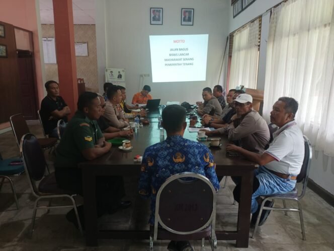
					Polsek Kuantan Mudik Hadiri Rapat Fasilitasi Perawatan Jalan Simpang Empat Koto Cengar – Kasang