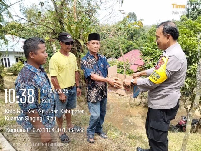 
					Polsek Kuantan Mudik Tanam Bibit Motoa di Desa Koto Gunung Wujud Kepedulian Polri Terhadap Lingkungan