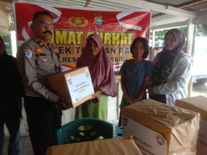 
					Polresta Pekanbaru Gelar Jum’at Curhat Bersama Polsek Tenayan Raya, Warga Keluhkan Penyalahgunaan Narkoba.
