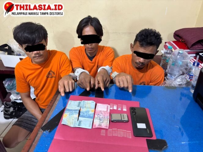 
					Polsek Ujung Batu Berhasil Ungkap Kasus Peredaran Narkoba Di Rumah Kontrakan Tiga Pelaku Diamankan