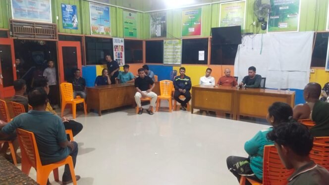 
					Polsek Kuantan Tengah Mediasi Perkelahian Antar Keluarga Di Desa Beringin Taluk, Berhasil Diselesaikan Secara Kekeluargaan.
