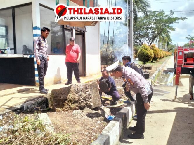 
					Sat Lantas Polres Rohul Bersama Dishub Gelar Gotong Royong Di Pos Lantas Km 4