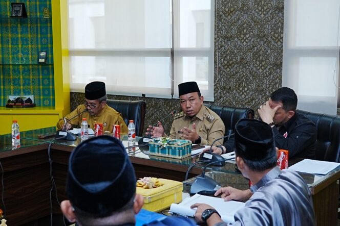 
					Pemkab Siak Komit Dukung Pengusulan Formasi Penuh Waktu Bagi 1.903 Honorer R2-R3 Tahap 1 Non-ASN Database BKN. 