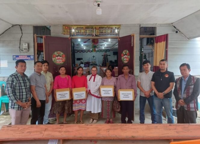
					Sat Resnarkoba Polres Kuansing Gelar Minggu Kasih dan Salurkan Bantuan Sembako 