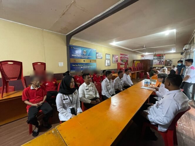 
					Wujudkan Komitmen Pemberantasan Narkoba, Lapas Kelas IIA Pekanbaru Gelar Tes Urine bagi Petugas dan WBP.