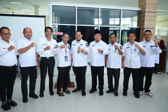 
					Lepas Purna Tugas Kadisdukcapil, Wabup Siak : Terimakasih Atas Dedikasi Membangun Siak.