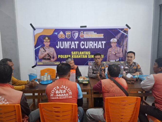 
					Sat Lantas Polres Kuansing Gelar Jumat Curhat Bersama Petugas Dinas Kebersihan