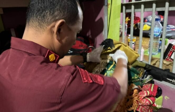 
					Cegah Gangguan Kamtib, Lapas Pasir Pangaraian Gelar Razia Mendadak di Kamar WBP.