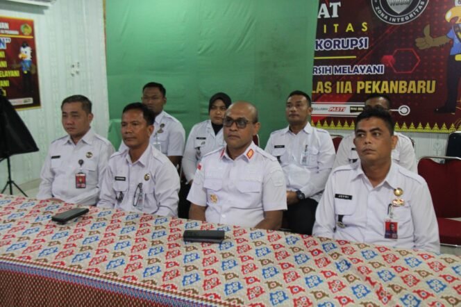 
					Tingkatkan Kualitas Kinerja dan Pelayanan, Lapas Pekanbaru Ikuti Rapat Anev Kemenimipas.