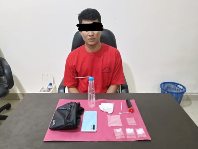 
					Dibawah Komando Kapolres AKBP Emil Eka Putra, Sat Resnarkoba Berhasil Ciduk Pelaku Penyalahgunaan Narkotika 5,71 Gram Sabu.