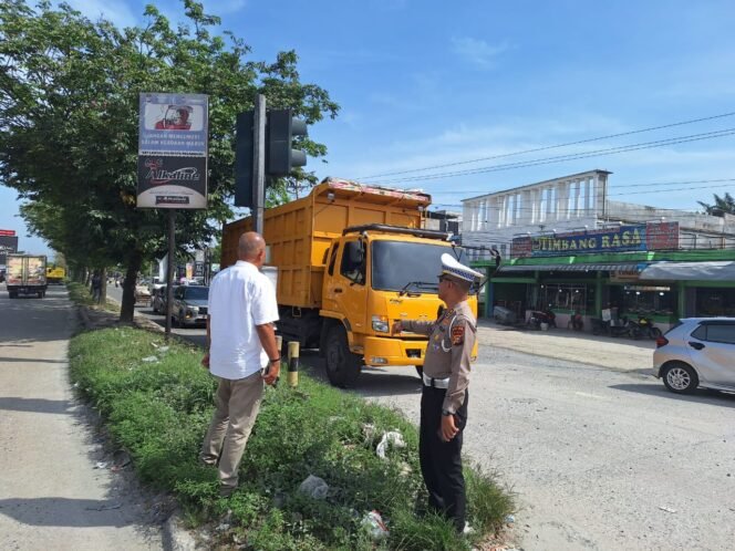 
					Rambu Hilang Dan Pos Tak Terawat, Ditlantas Polda Riau Lakukan Pengecekan di Pekanbaru.