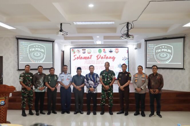 
					Polresta Pekanbaru dan Forkopimda Pekanbaru Gelar Rapat Bahas Isu Strategis Kota: Green For Riau dan Pemberantasan Premanisme 