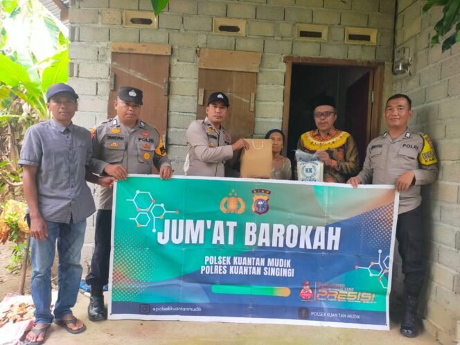 
					Lewat Program Jum’at Barokah, Polsek Hulu Kuantan dan Polsek Kuantan Mudik Salurkan Bantuan Sembako kepada Warga Kurang Mampu.
