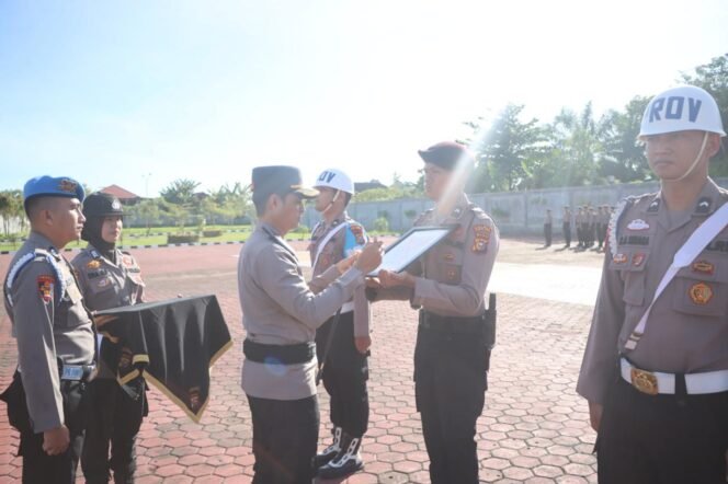 
					4 Oknum Personel Polres Rohul Dipecat 3 Kasus Narkoba 1 Selingkuh dengan Istri Orang