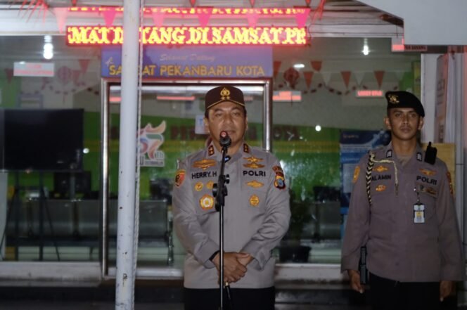 
					Kapolda Riau Pimpin Apel Tim RAGA dalam Rangka Harkamtibmas