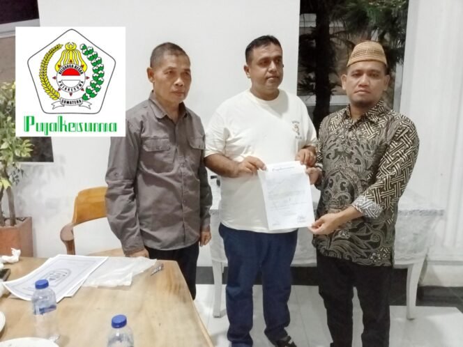 
					Pengurus DPW Pujakesuma Riau Berikan Mandat Kepada Dr.(H.C) Andi Sidomulyo Untuk Pembentukan DPD Rohul