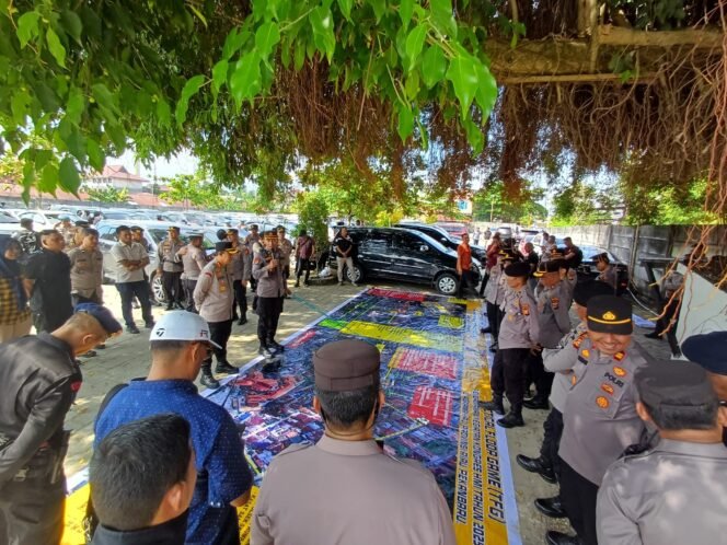
					Polresta Pekanbaru Gelar Apel Kesiapan Pengamanan Kongres HMI MPO ke-34 dan KOHATI ke-29 Tahun 2025 